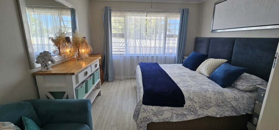 6 Bedroom Property for Sale in Gonubie Eastern Cape